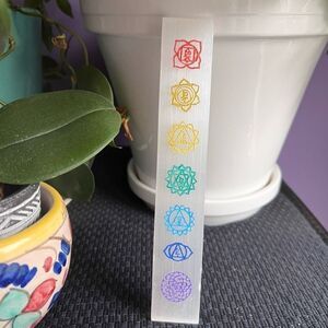 Selenite‎ Crystal Rainbow Chakra Bar